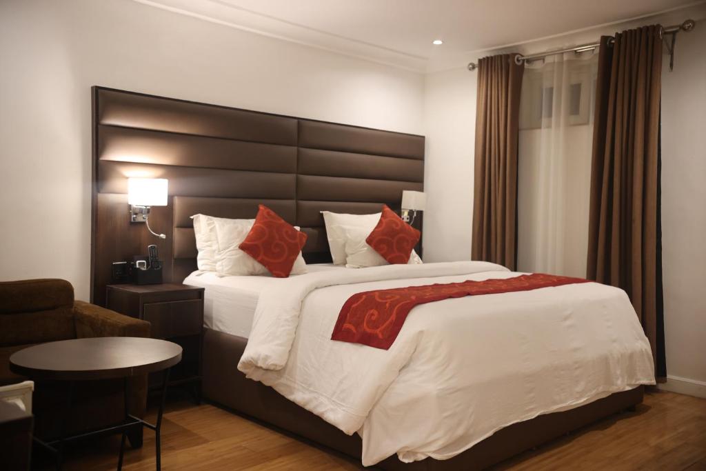 Bolton White Hotel